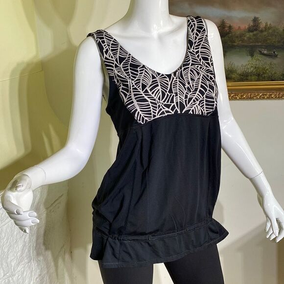 Lululemon Elevate Tank Top Black & White - Picture 2 of 13